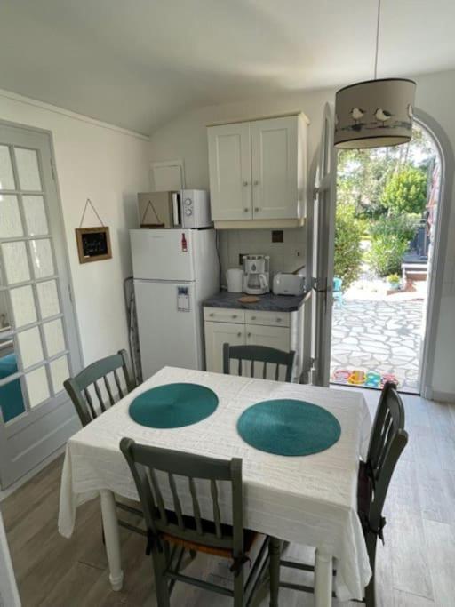 Adorable Petite Maison A 400M De La Mer Villa Saint-Georges-de-Didonne Exterior photo