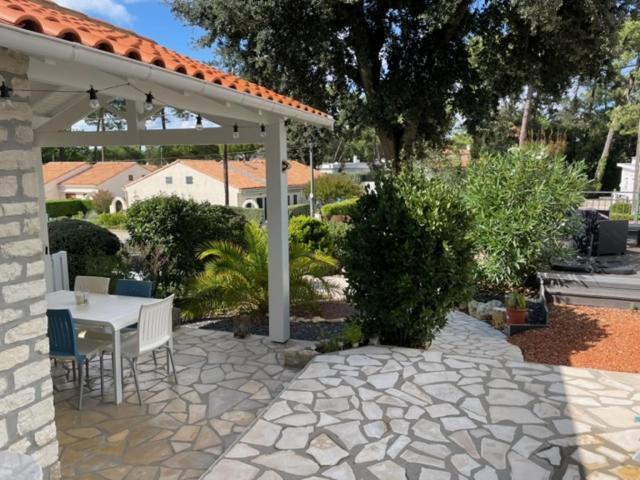 Adorable Petite Maison A 400M De La Mer Villa Saint-Georges-de-Didonne Exterior photo